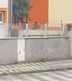 Eski sevgilisiyle konuşmak için geldiği okul önünde intihara kalkıştı