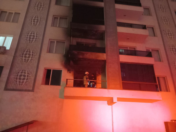 Uzaklaştırma kararı sonrası evini ateşe verdi