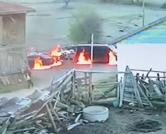 4 aracı yakılan muhtar: Eve sıçrasaydı facia olacaktı