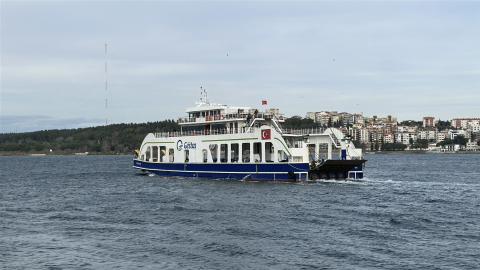 Bozcaada ve Gökçeada’da feribot seferlerine fırtına engeli