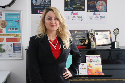 Annesi sayesinde başladığı piyanoda kendi metodolojisini geliştirdi; dünya çapında ödüller aldı