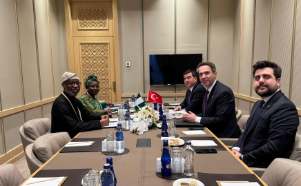 Bakan Bayraktar, Nijeryalı mevkidaşı ile bir araya geldi