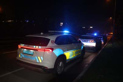 Yol kenarında park halindeki minibüste ölü bulundu