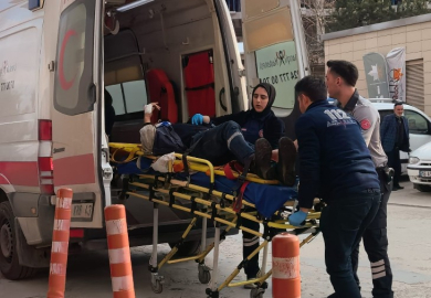 Bakımını yaptığı pres makinesine sıkışan tekniker ağır yaralandı