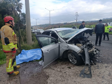 Manisa’da refüjü aşan otomobil, zincirleme kaza yaptı: 2 ölü, 4 yaralı