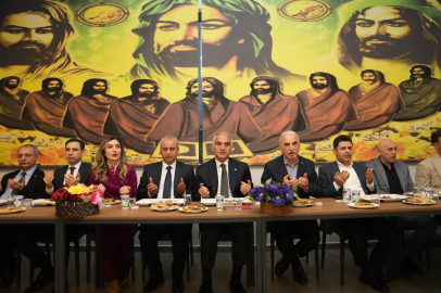 İstanbul- Bakan Ersoy'dan Hızır Orucu sofrasında birlik ve kardeşlik mesajı