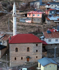 Tarihi camiyi kadınlar imece usulü ile temizledi/Ek fotoğraf