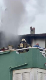 İzmir'de ev yangını: 1 ölü, 1 yaralı