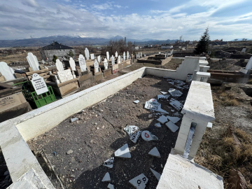 Kayseri’de aile mezarlığına zarar verildi