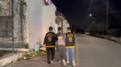 4 altın bileziği gasbeden şüpheli, üzerine kilitlenen dükkanın kapısını kırıp kaçtı (2)