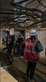 Aydın’da ev sahibi çıkan yangında dumandan etkilendi