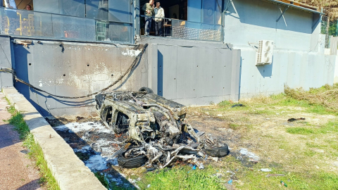 Takla atıp, alev alan otomobilin sürücüsü yaralandı