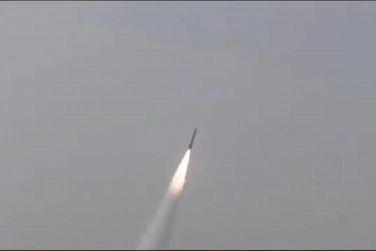 Pakistan, Fatah-2 roketatar sistemini test etti