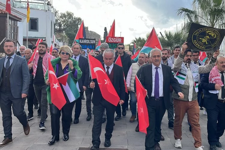 Bodrum'da şehitler ve Filistin için yürüyüş