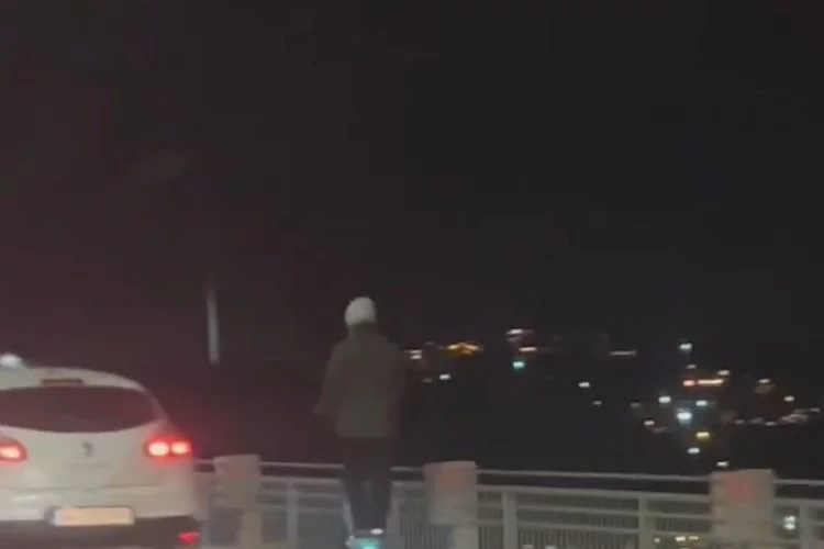 15 Temmuz Şehitler Köprüsü'nde skuterle tehlikeli yolculuk kamerada