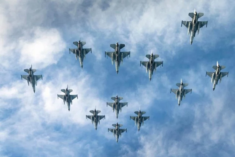 Hollanda Savunma Bakanlığı: Ukrayna’ya 18 F-16 uçağı göndereceğiz