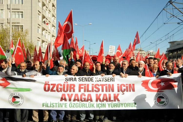 Kayseri'de Filistin'e destek yürüyüşü ve şehitleri anma programı